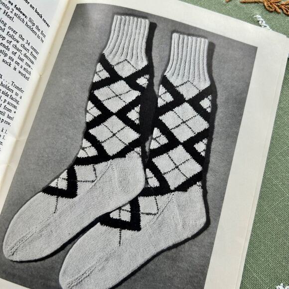 Vintage 1960s Knitting Pattern Book - Teen Fashion Sweaters & Accessories - Picture 13 of 14